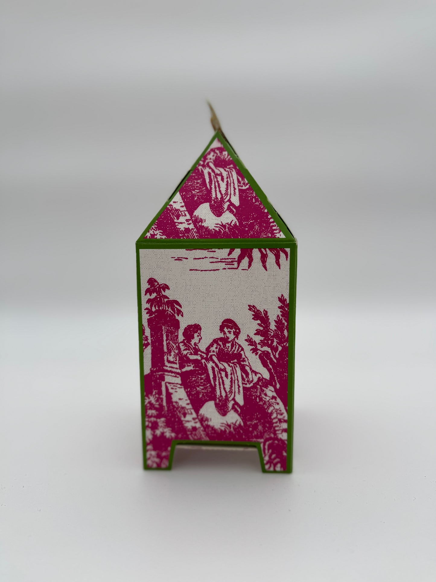 Seda France Rhubarb Pear Classic Toile Pagoda Box Candle – 10 oz