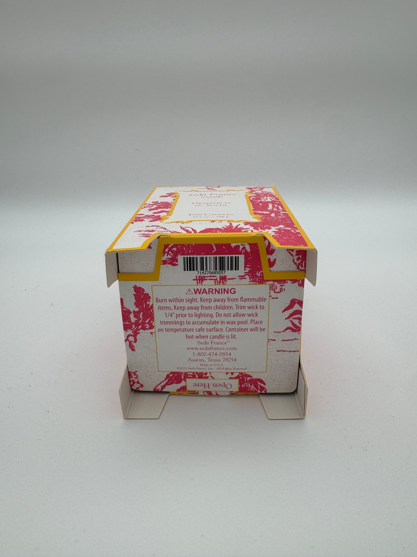 Seda France Grapefruit du Soleil Candle – Classic Toile Pagoda Box – 10 oz