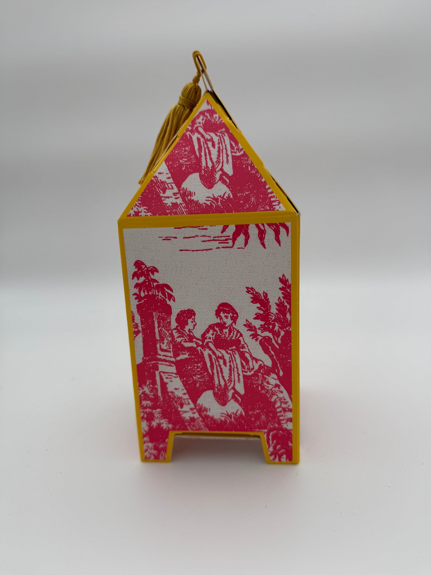 Seda France Grapefruit du Soleil Candle – Classic Toile Pagoda Box – 10 oz