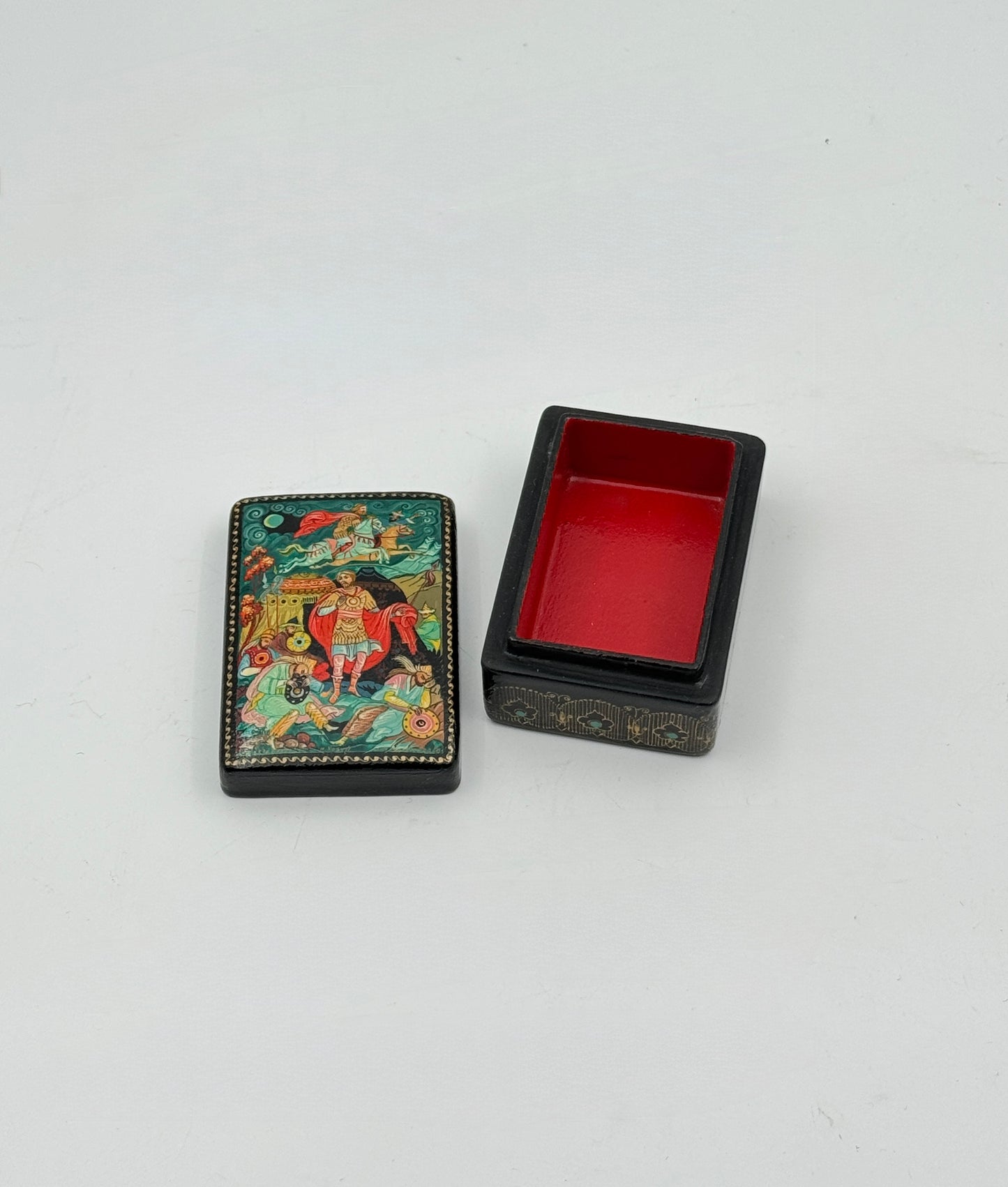 Russian Lacquer Box – Hand-Painted Fairy Tale Scene