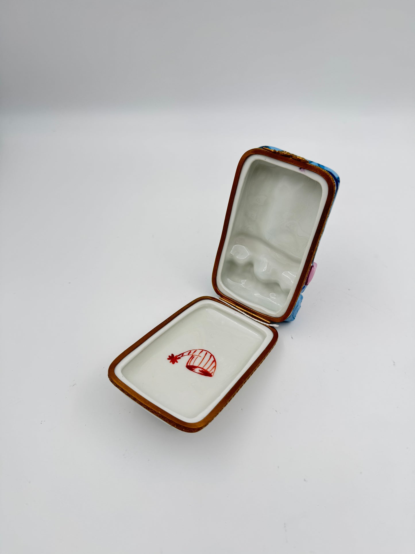 Limoges France Porcelain Trinket Box – Hand-Painted Sleeping Couple in Bed – Collectible French Keepsake with Gold Accents