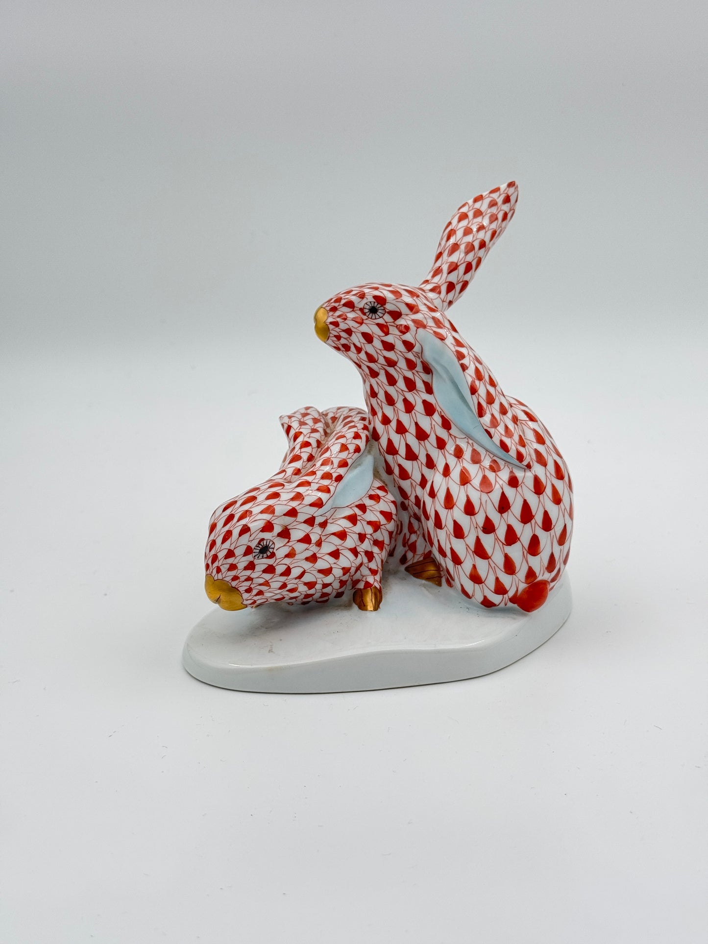 Herend Rabbit Pair Figurine – Rust Fishnet Porcelain with Gold Accents – Handpainted Hungary