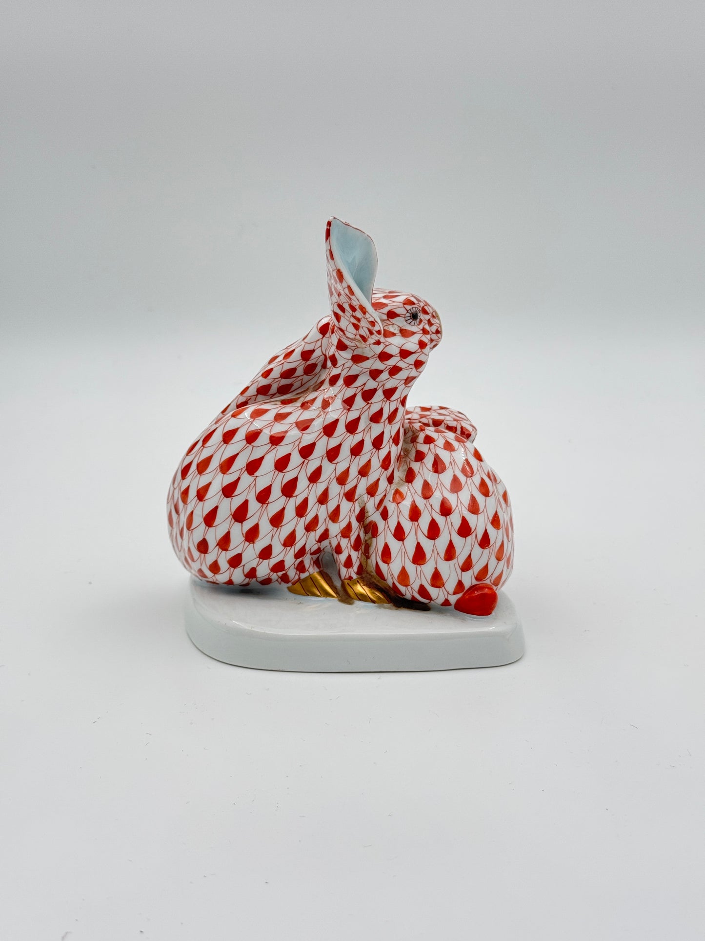 Herend Rabbit Pair Figurine – Rust Fishnet Porcelain with Gold Accents – Handpainted Hungary