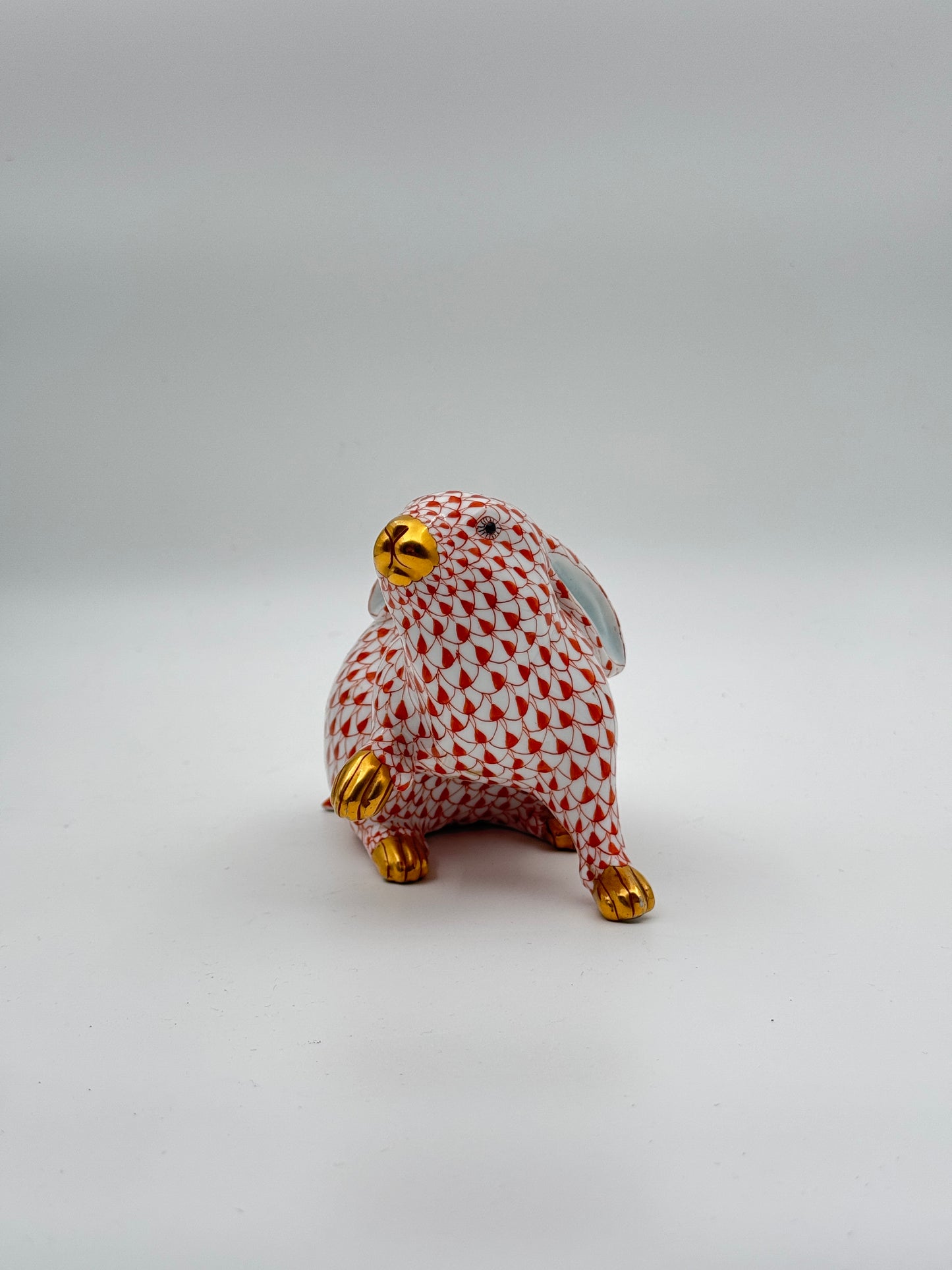 Herend Large Rabbit Figurine – 6" Porcelain Bunny with Ear Back & Paw Up – Rust Fishnet Pattern