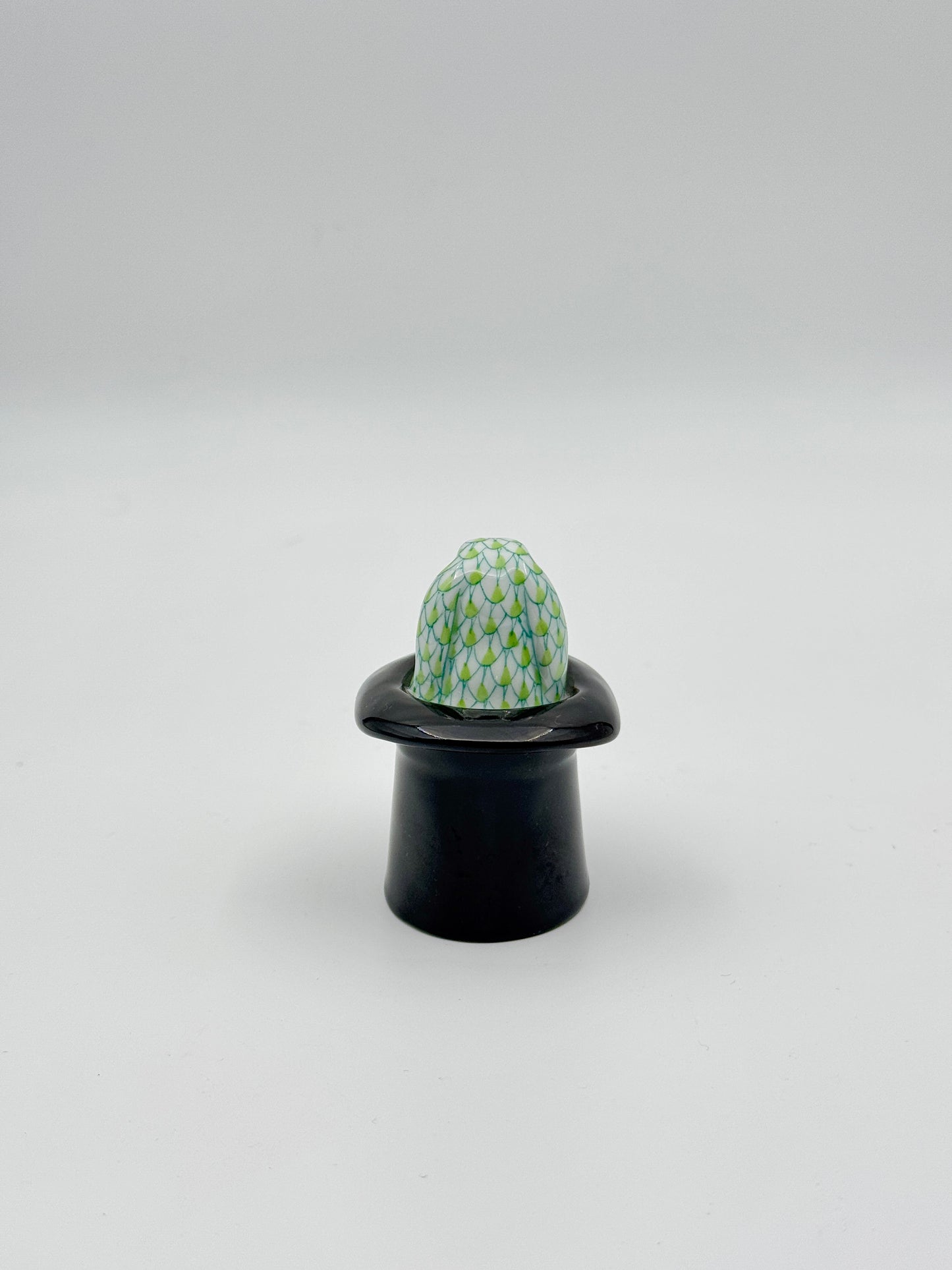 Herend Green Fishnet Rabbit in Top Hat Figurine – Hand-Painted Porcelain