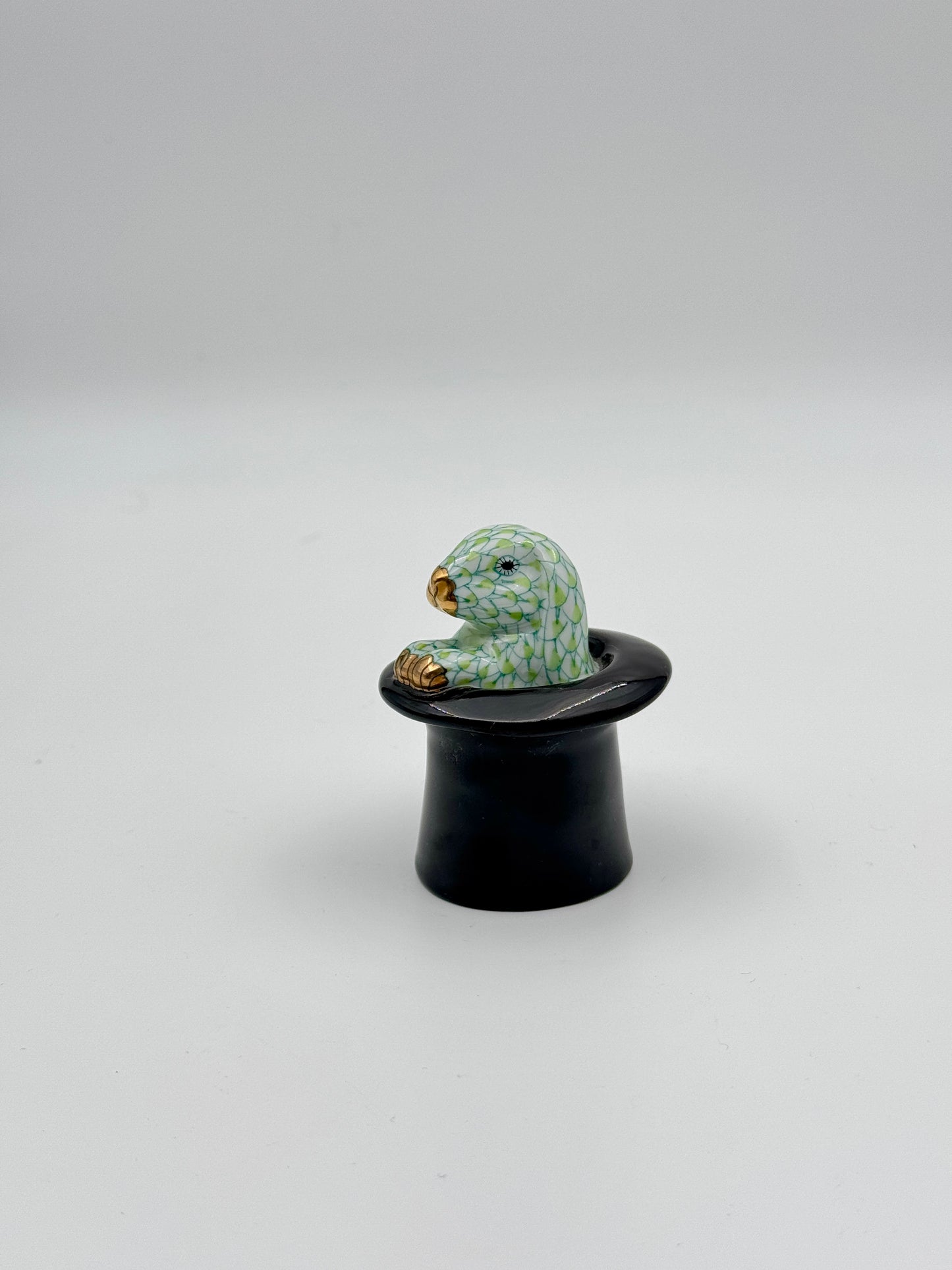 Herend Green Fishnet Rabbit in Top Hat Figurine – Hand-Painted Porcelain