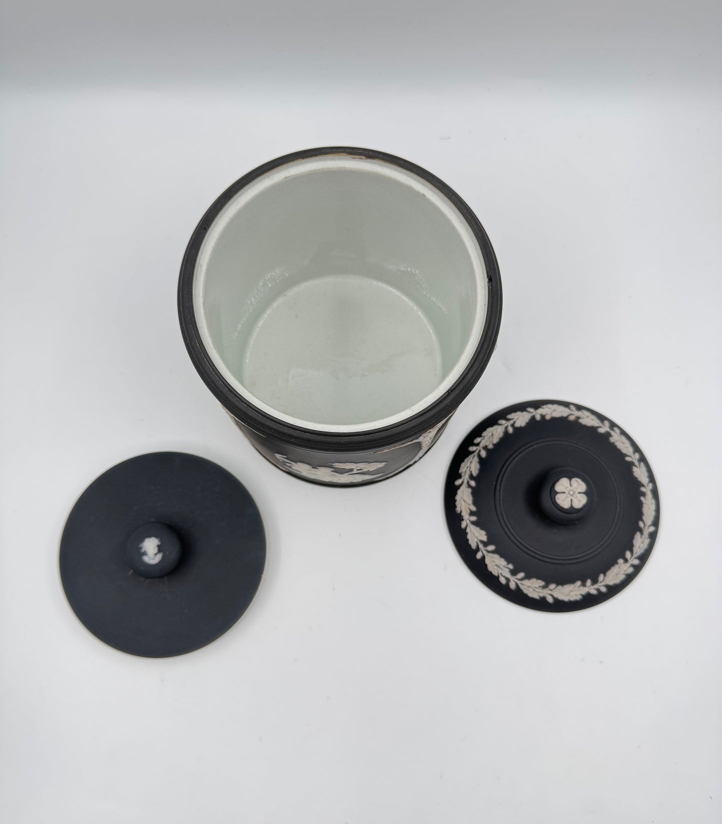 Wedgwood Black Basalt Stilton or Tobacco Jar – Three-Piece Lidded Pot with Classical Relief