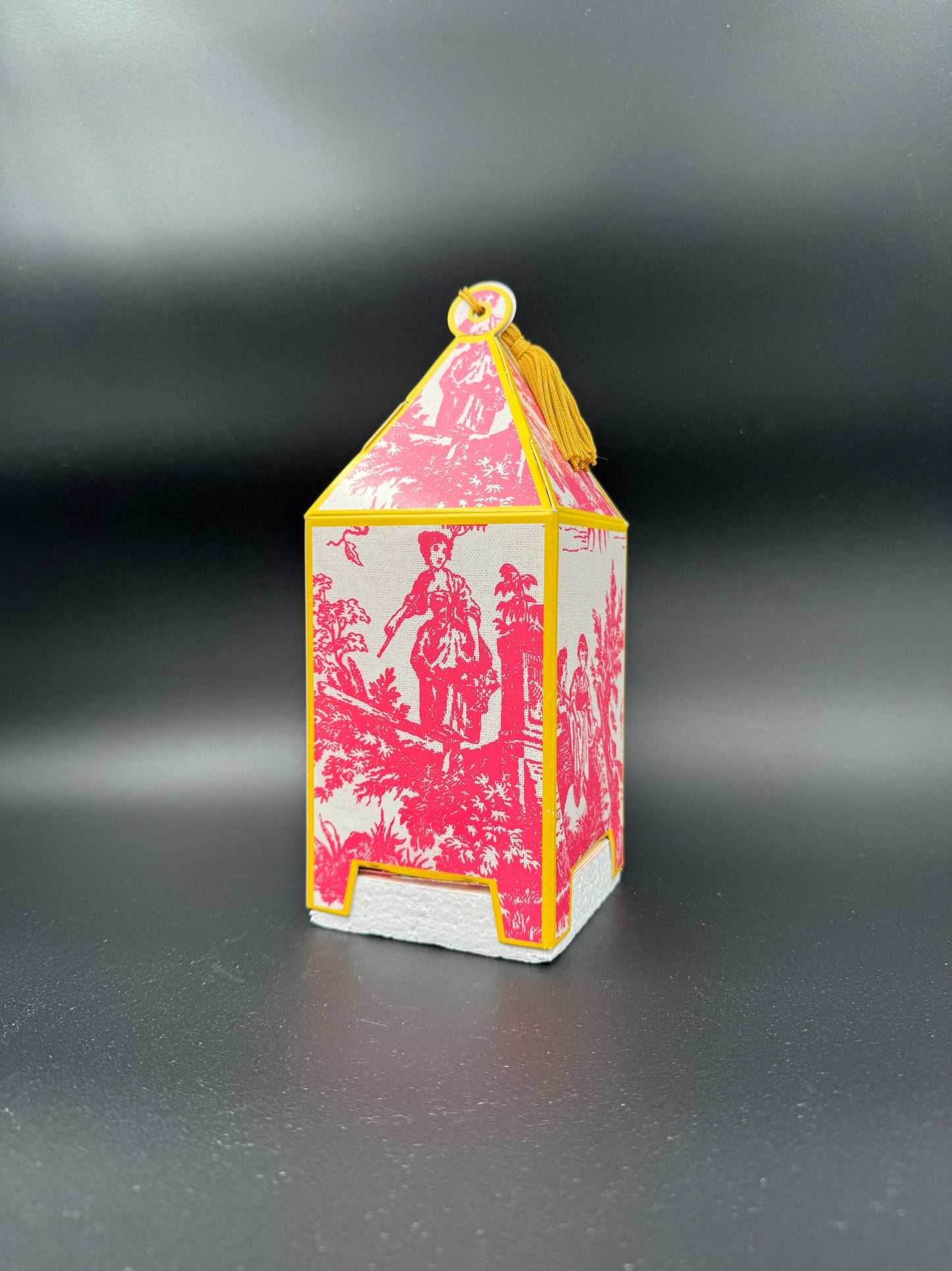 Seda France Grapefruit du Soleil Pagoda Box Candle – 10.2 oz