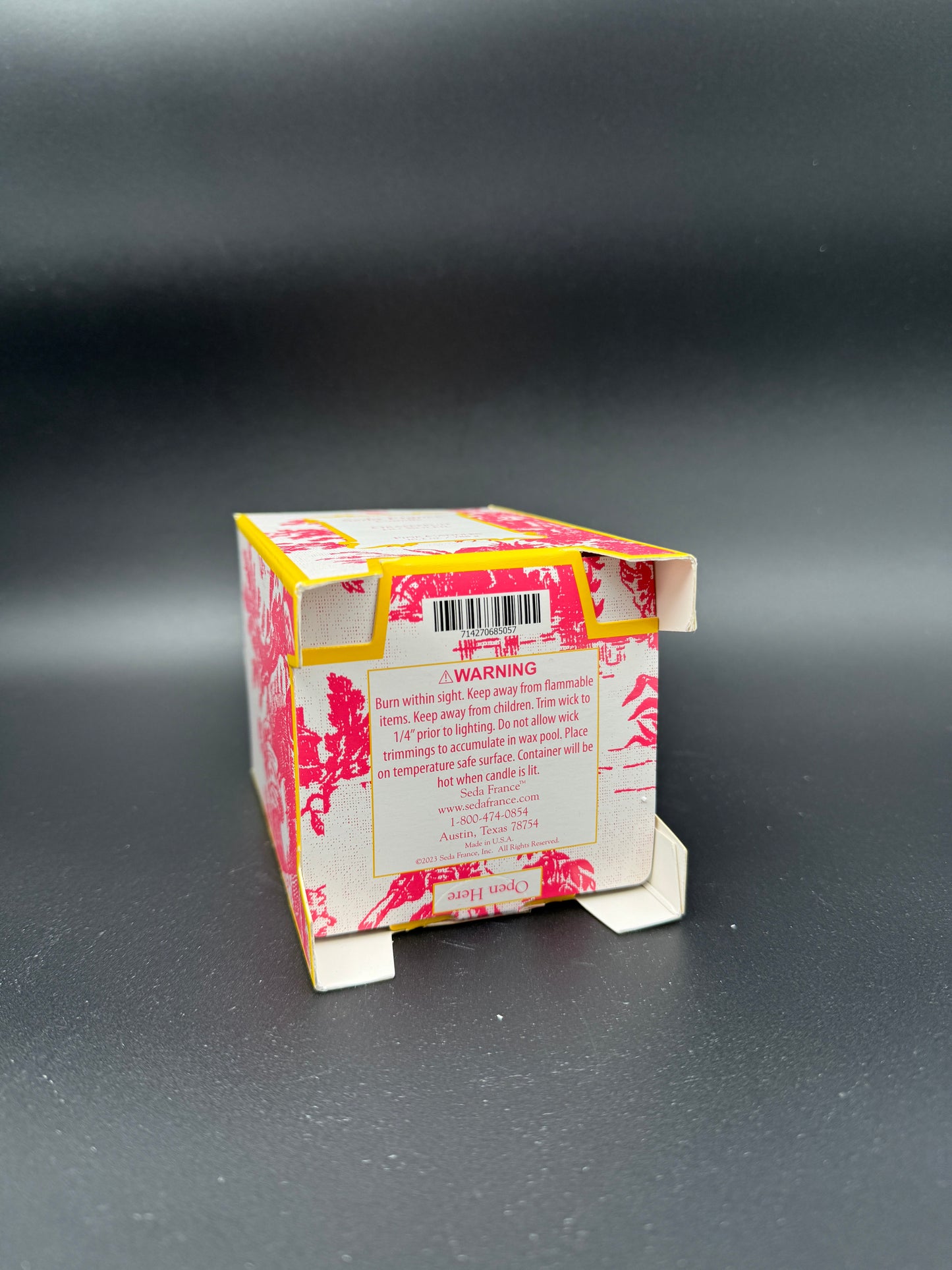 Seda France Grapefruit du Soleil Pagoda Box Candle – 10.2 oz