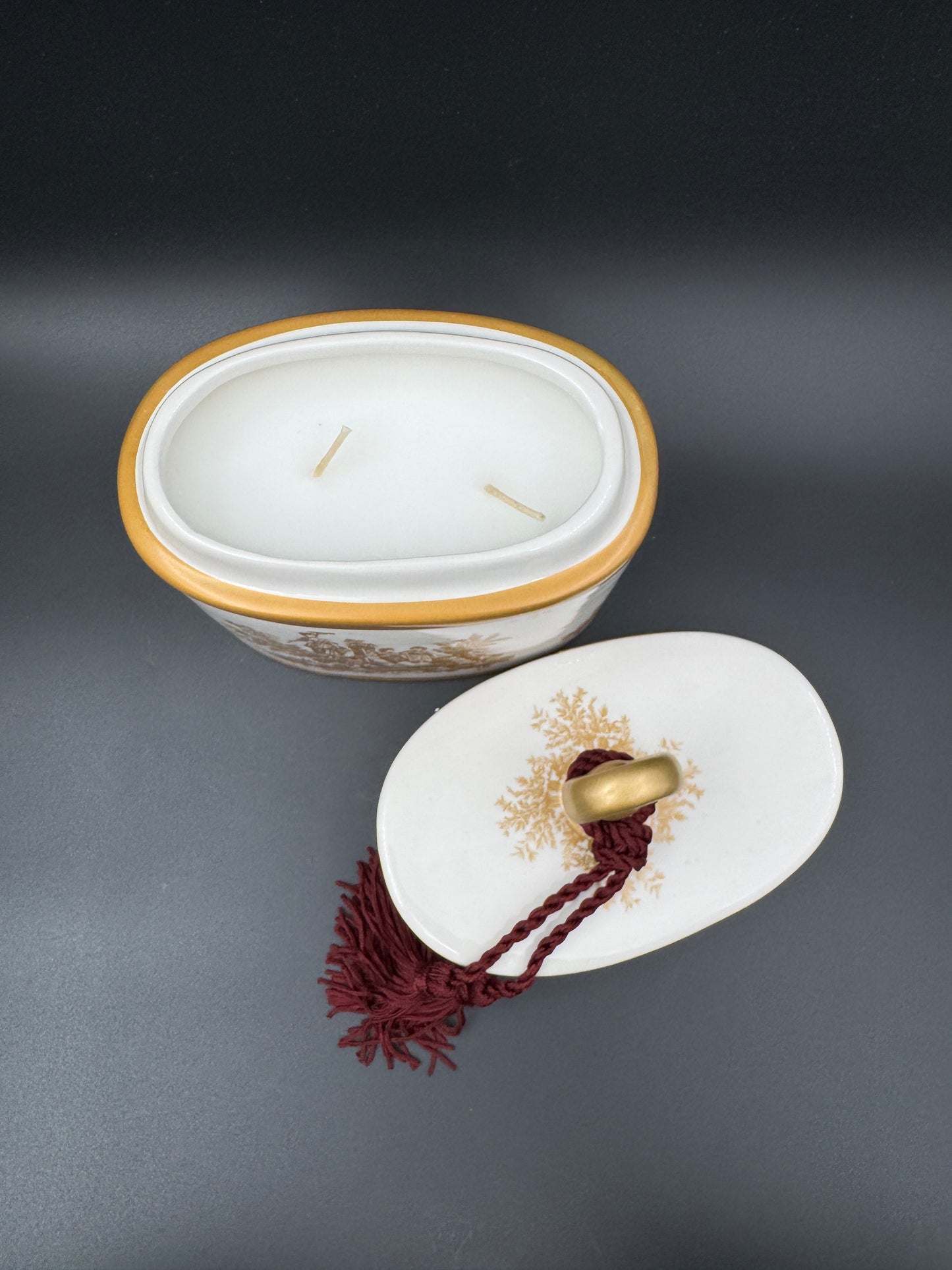 Seda France Japanese Quince Classic Toile Ceramic Candle – 2-Wick, 20 oz