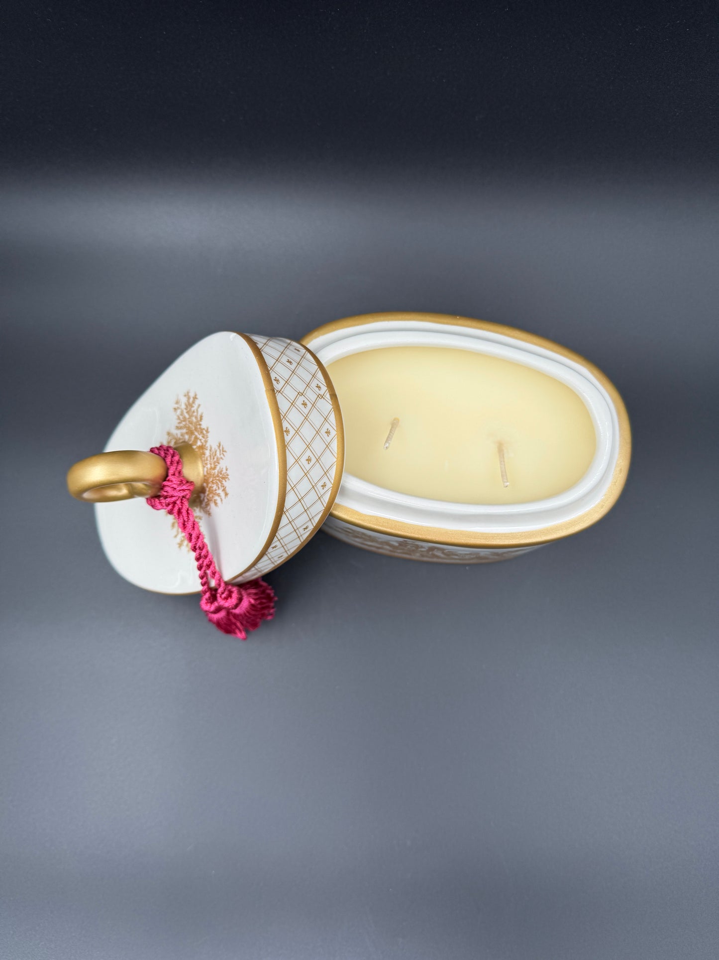 Seda France Rhubarb Pear Classic Toile Ceramic Candle – 2-Wick, 20 oz