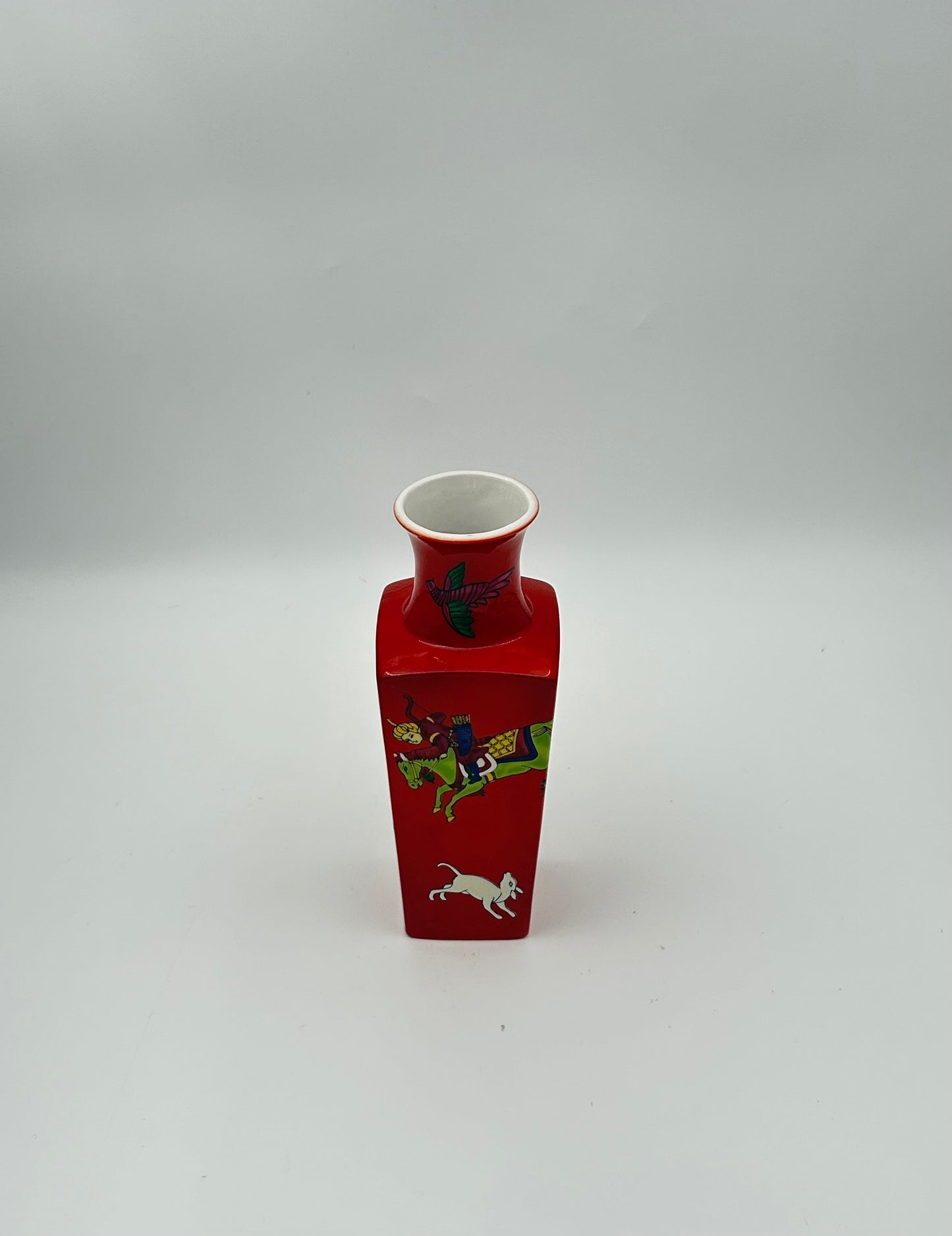 Handcrafted Chinese Vase – Persian Hunter Scene
