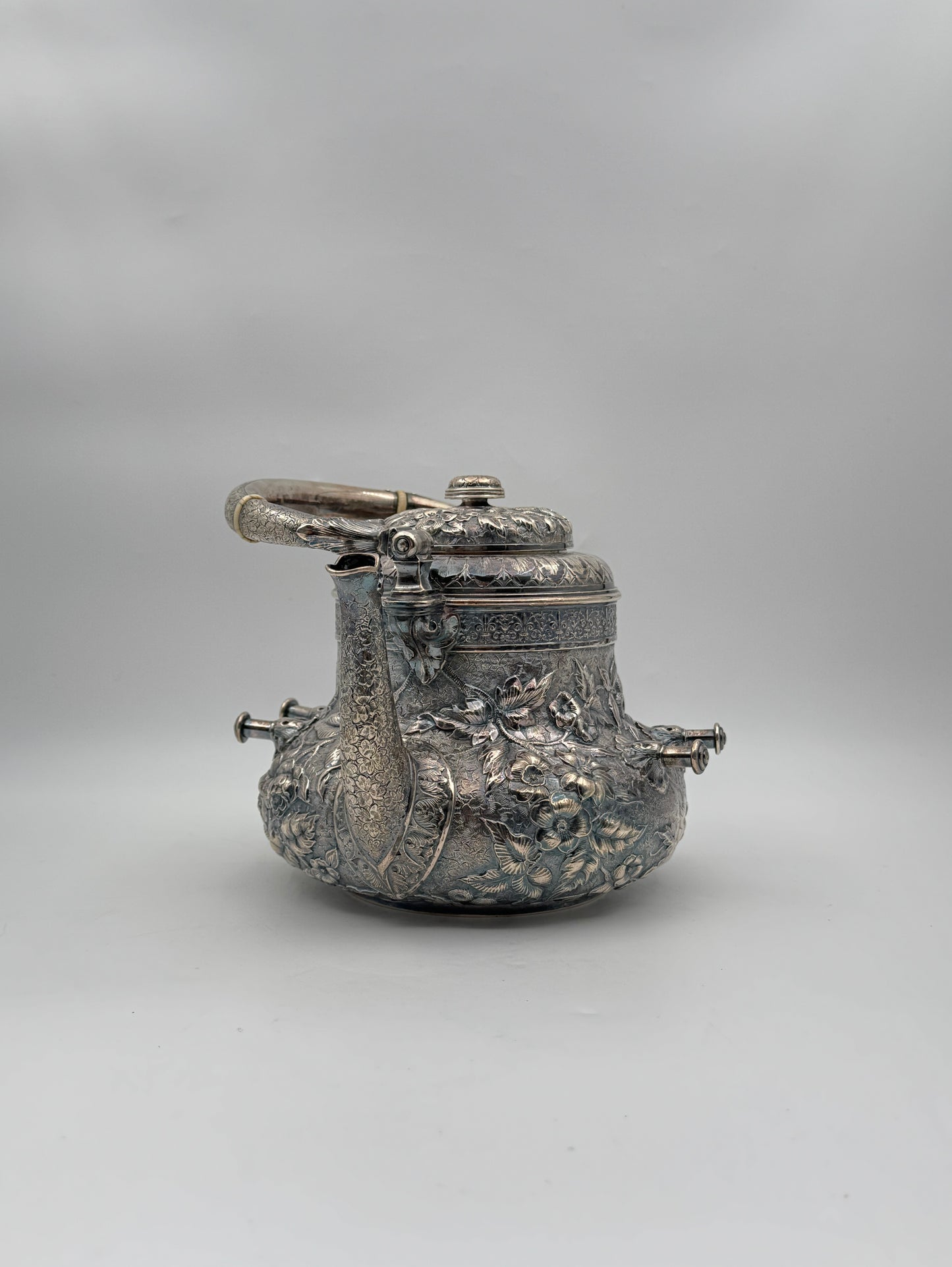 Dominick & Haff Sterling Silver Repoussé Coffee & Tea Service – Dated 1881