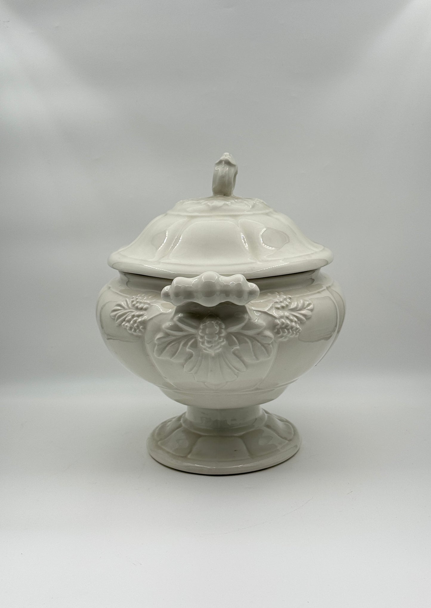 White Ironstone Tureen with Lid, Underplate & ladle – Red Cliff, c.1975