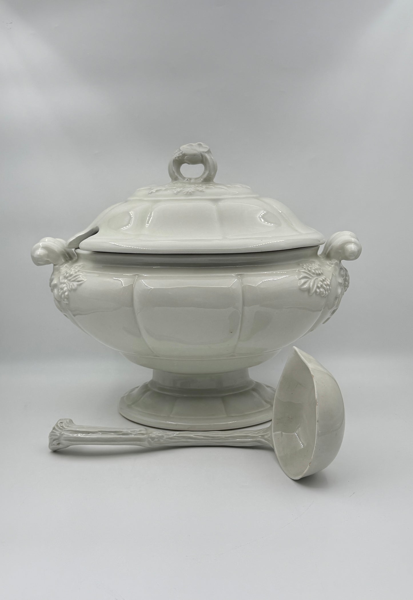 White Ironstone Tureen with Lid, Underplate & ladle – Red Cliff, c.1975
