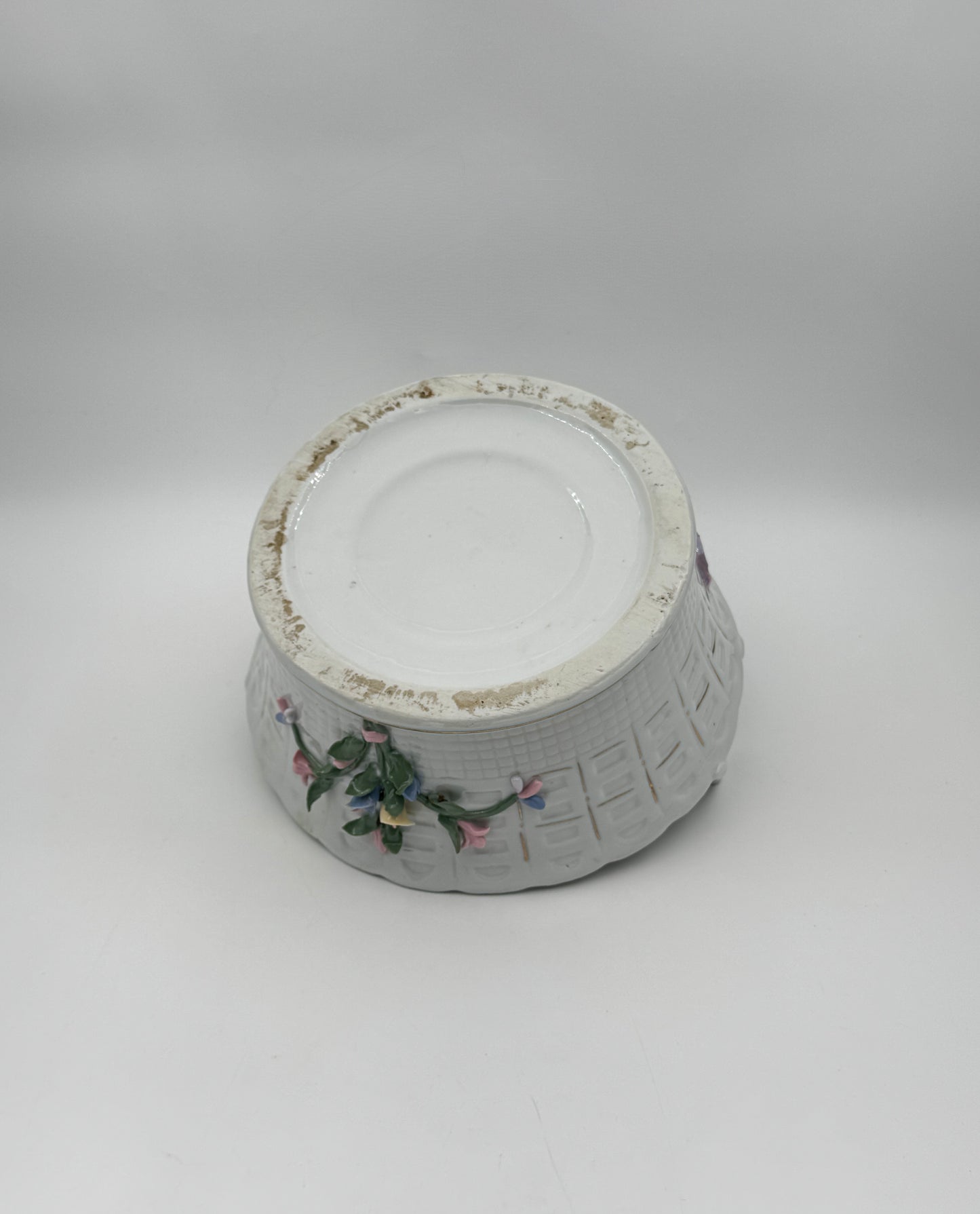 Ceramic Basket Weave Bowl with Handles – White with Floral & Gold Trim