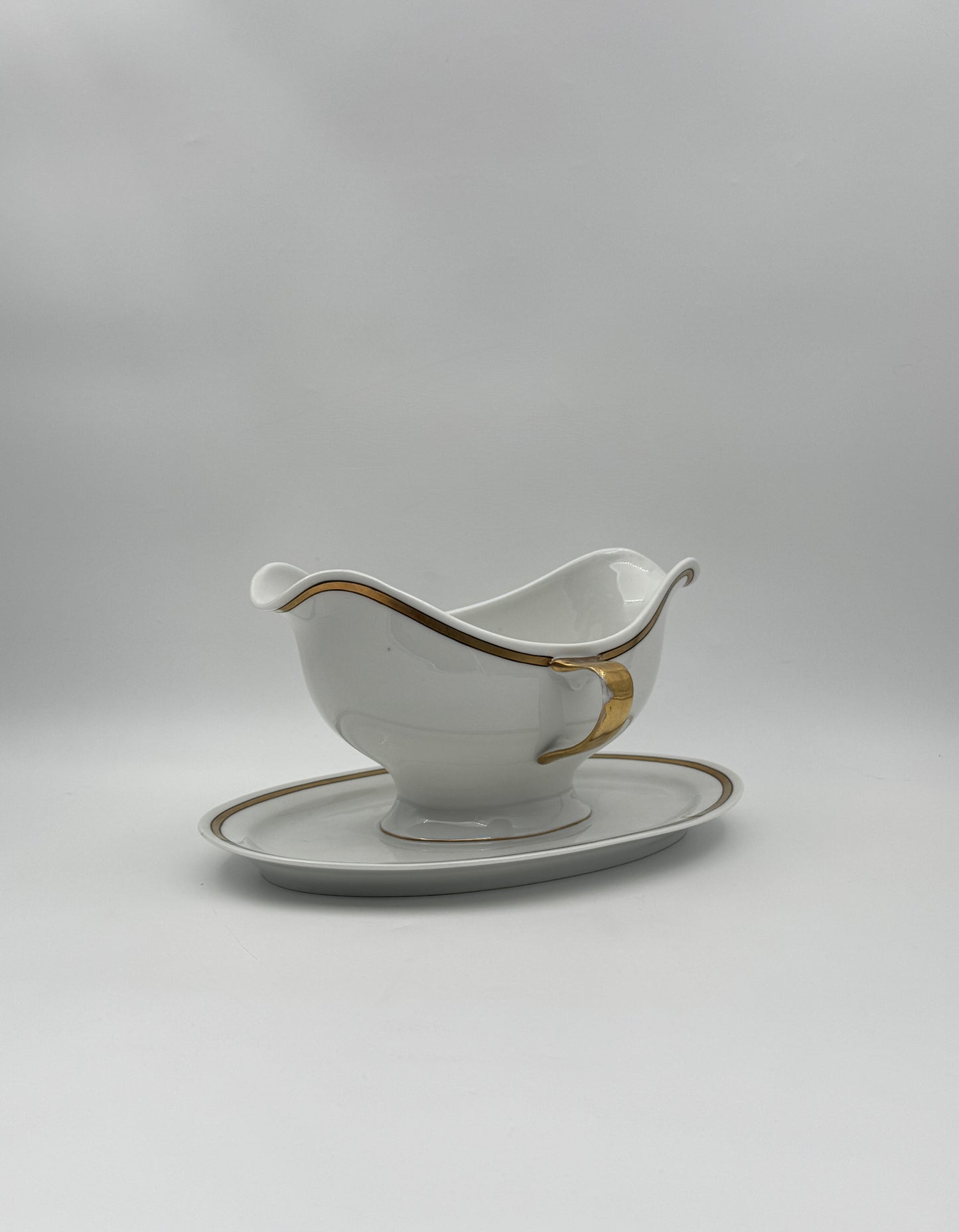 Paul Müller Selb Bavaria Gravy Boat with Attached Underplate & Double Handles – Gold Trim