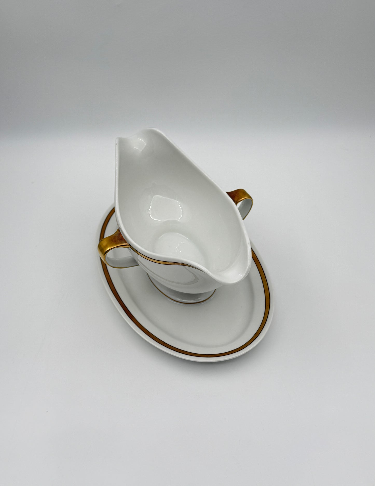 Paul Müller Selb Bavaria Gravy Boat with Attached Underplate & Double Handles – Gold Trim