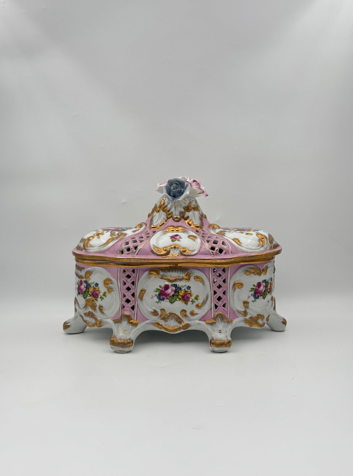 Hand Painted Porcelain Centerpiece Bowl with Lid – Sorelle Italy