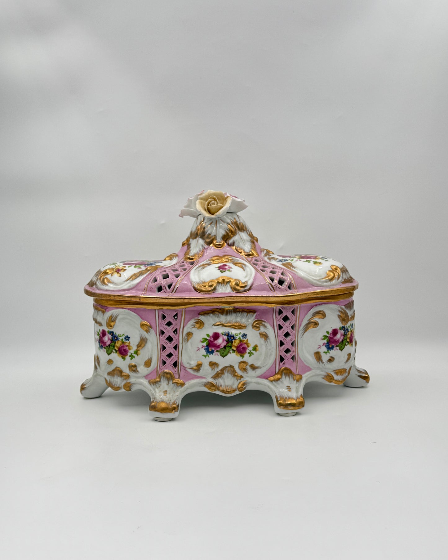 Hand Painted Porcelain Centerpiece Bowl with Lid – Sorelle Italy