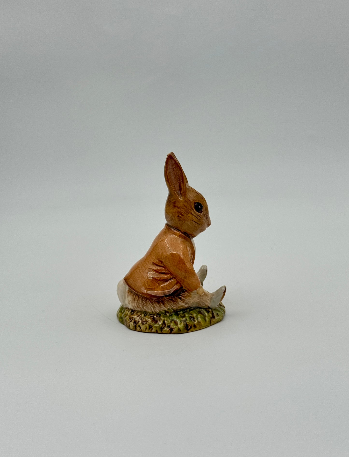 Beatrix Potter "Benjamin Bunny Sat on a Bank" Figurine – Beswick England