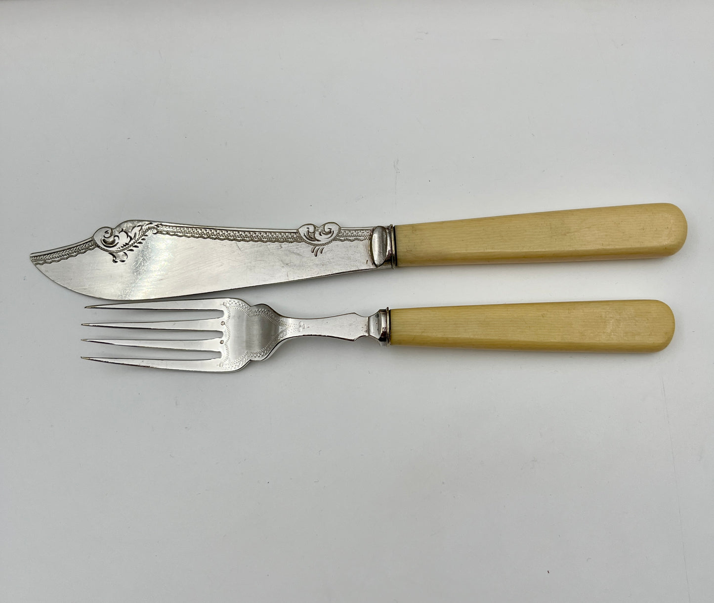Boxed Silverplate Fish Service for Six with Servers – England c.1900