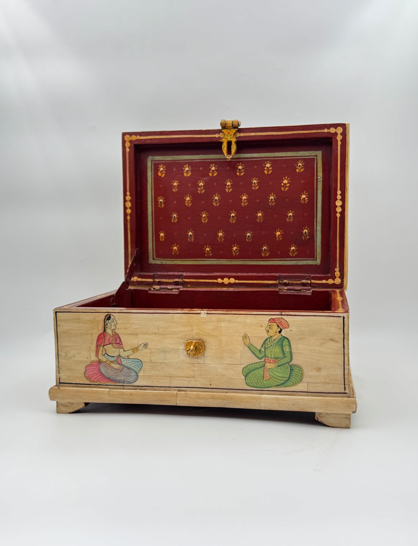 Hand-Painted Indian Bone Box – Mughal Court Scene & Floral Motifs
