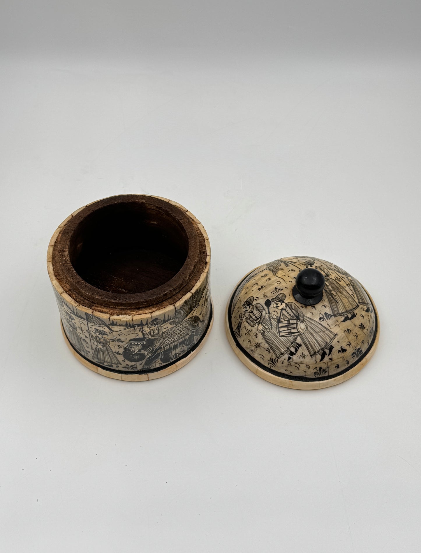 Hand-Painted Bone Betel Box – Round with Procession Scene