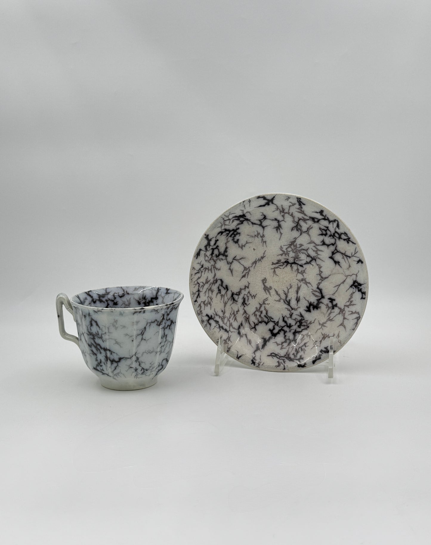 Pair of Ironstone Mocha Ware Cups & Saucers – England, 19th Century