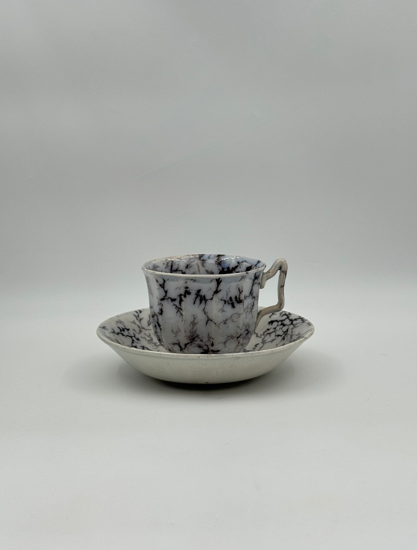 Pair of Ironstone Mocha Ware Cups & Saucers – England, 19th Century