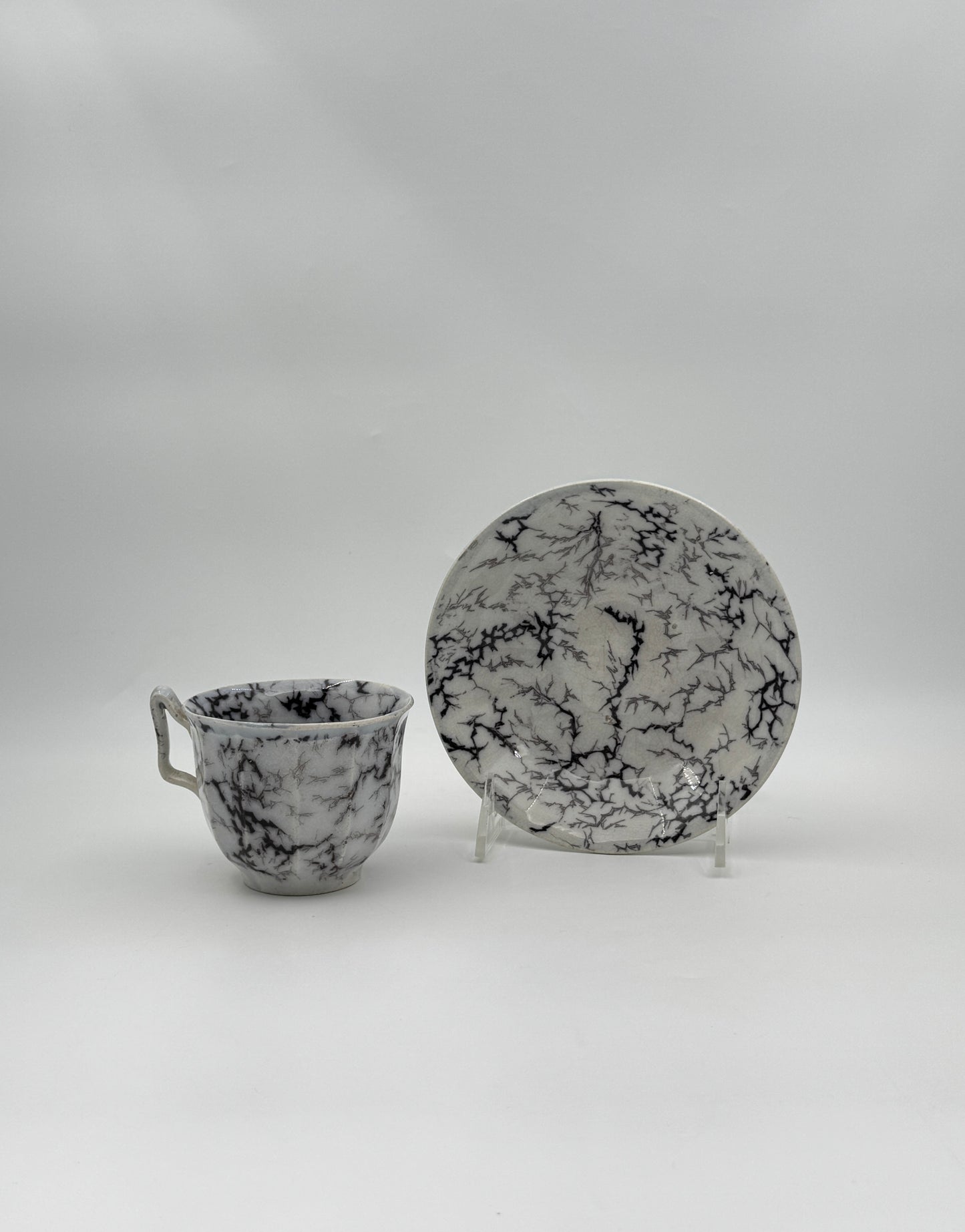 Pair of Ironstone Mocha Ware Cups & Saucers – England, 19th Century