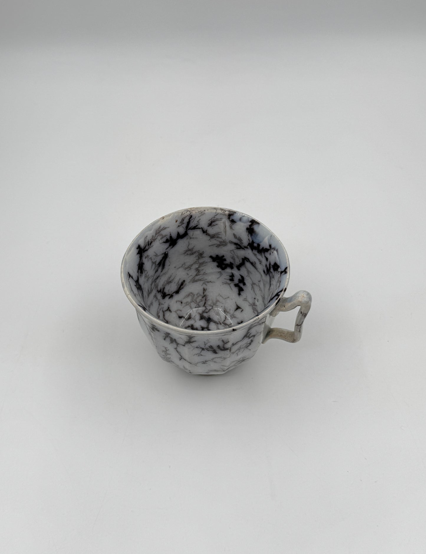 Pair of Ironstone Mocha Ware Cups & Saucers – England, 19th Century