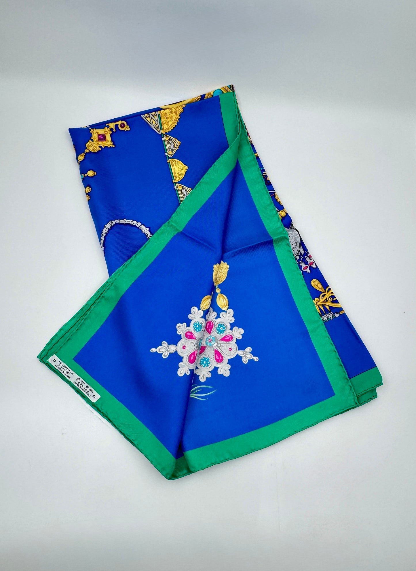 Hermès “Parures des Sables” Silk Scarf – 90 cm – Original Issue c.1995 with Box