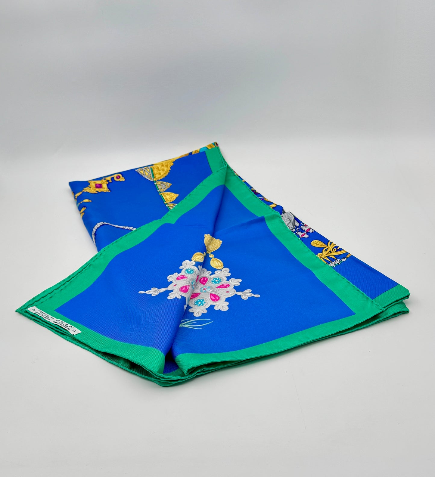 Hermès “Parures des Sables” Silk Scarf – 90 cm – Original Issue c.1995 with Box