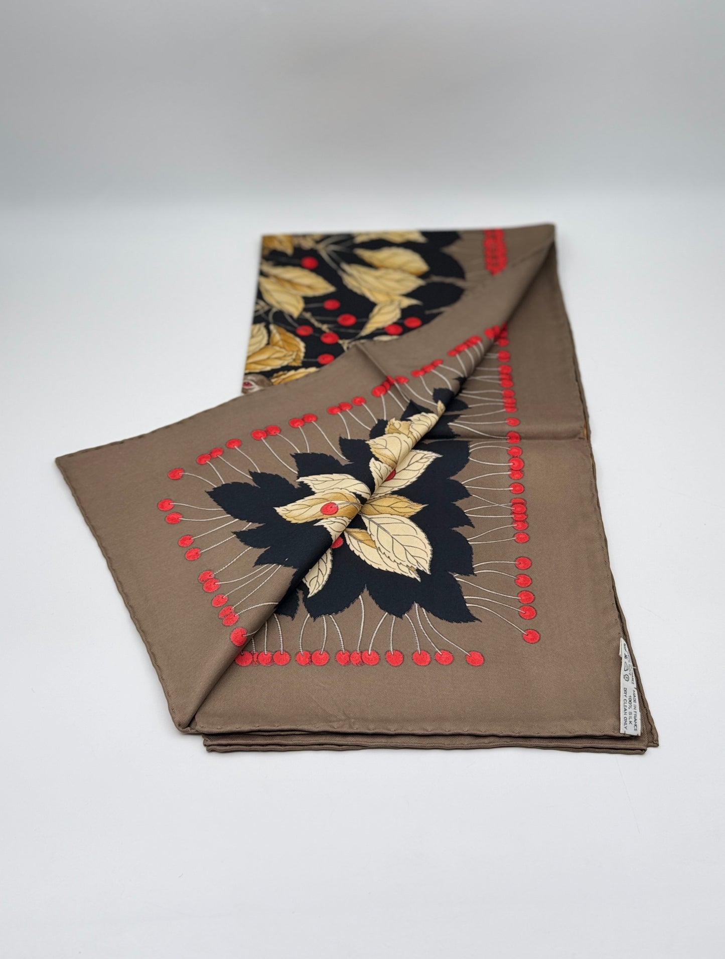 Hermès “Les Merises” Silk Scarf – 90 cm – Antoine de Jacquelot, 1992 with Box