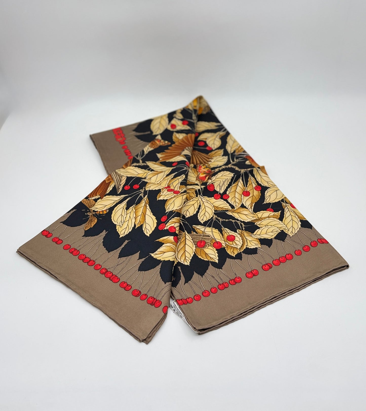 Hermès “Les Merises” Silk Scarf – 90 cm – Antoine de Jacquelot, 1992 with Box
