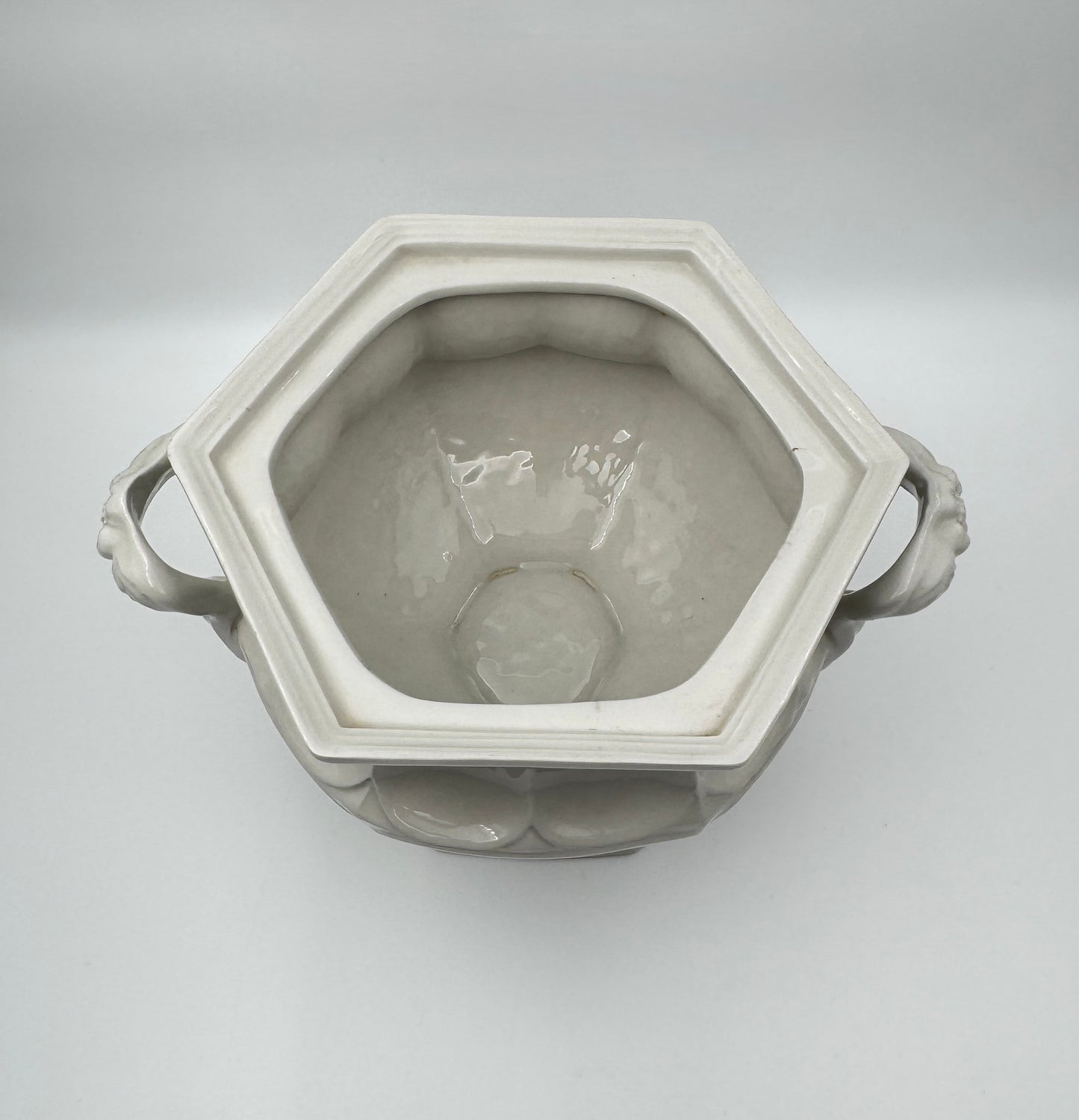 White Soup Tureen with Lid – RC 1962 Mark – Japan