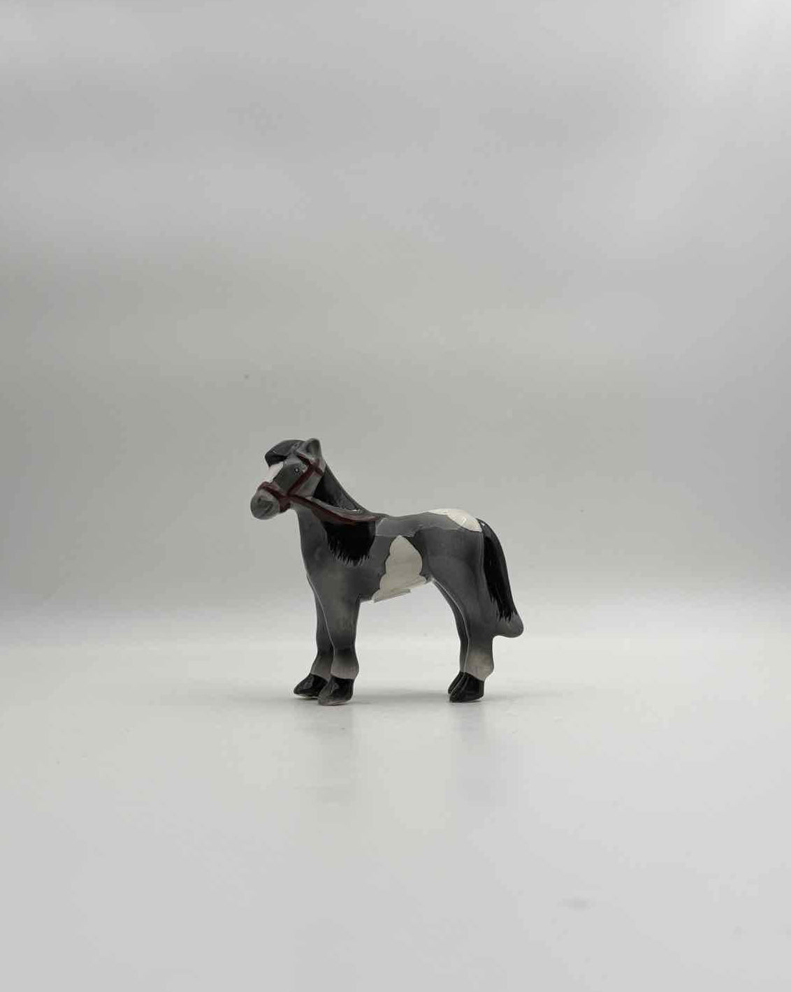 Brown Gray Horse Salt Pepper Shakers Figurine Set Farmhouse Decor Art