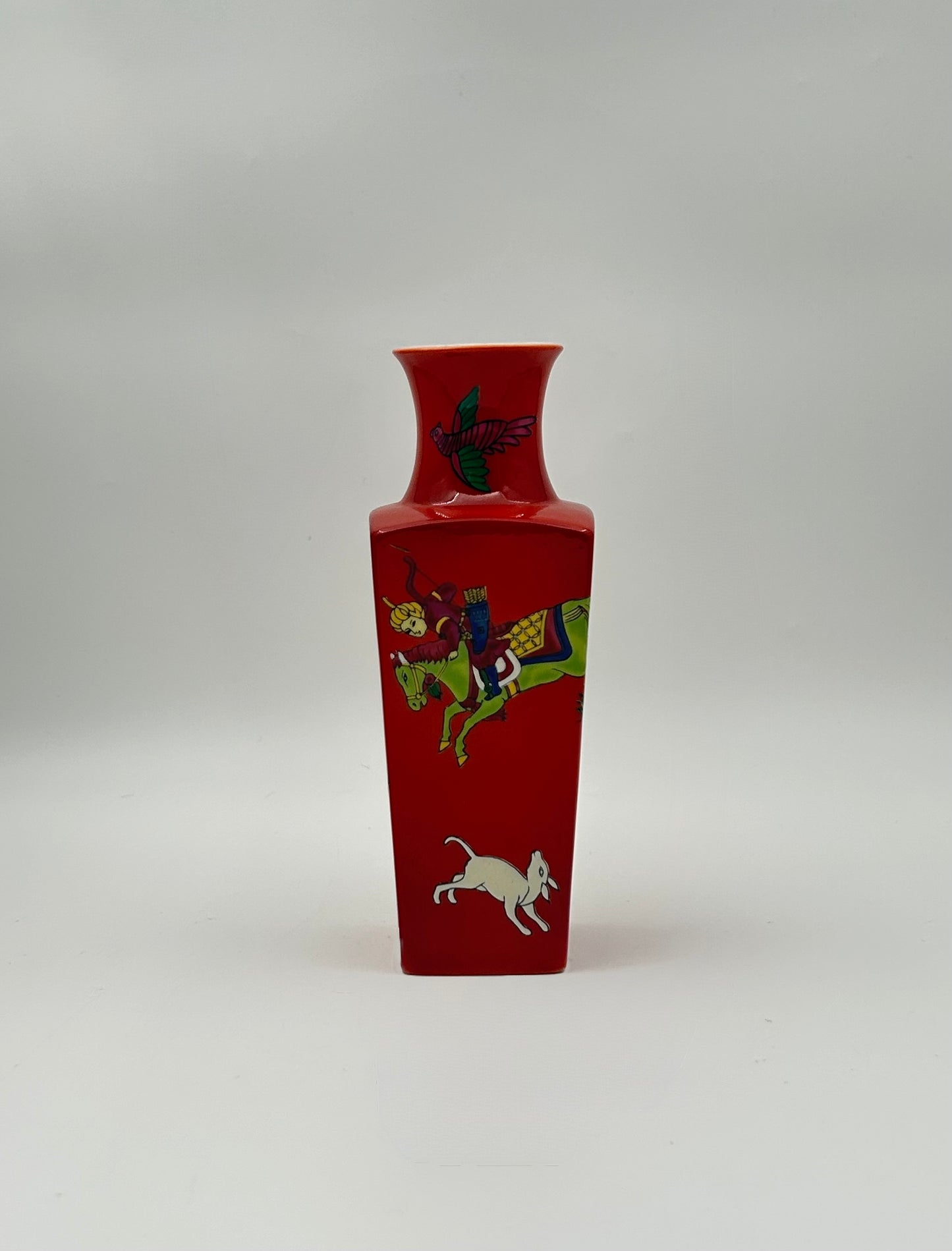 Handcrafted Chinese Vase – Persian Hunter Scene