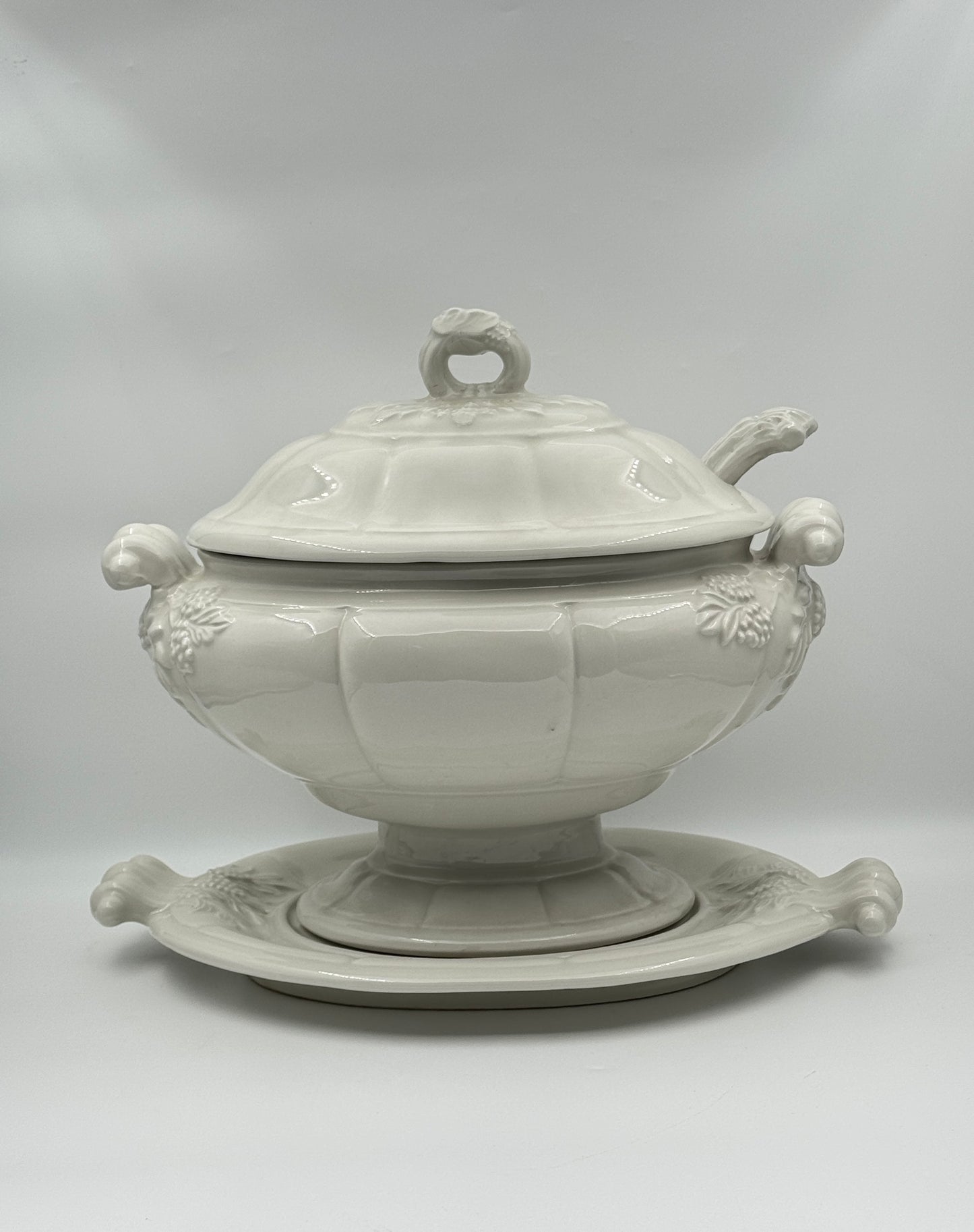 White Ironstone Tureen with Lid, Underplate & ladle – Red Cliff, c.1975