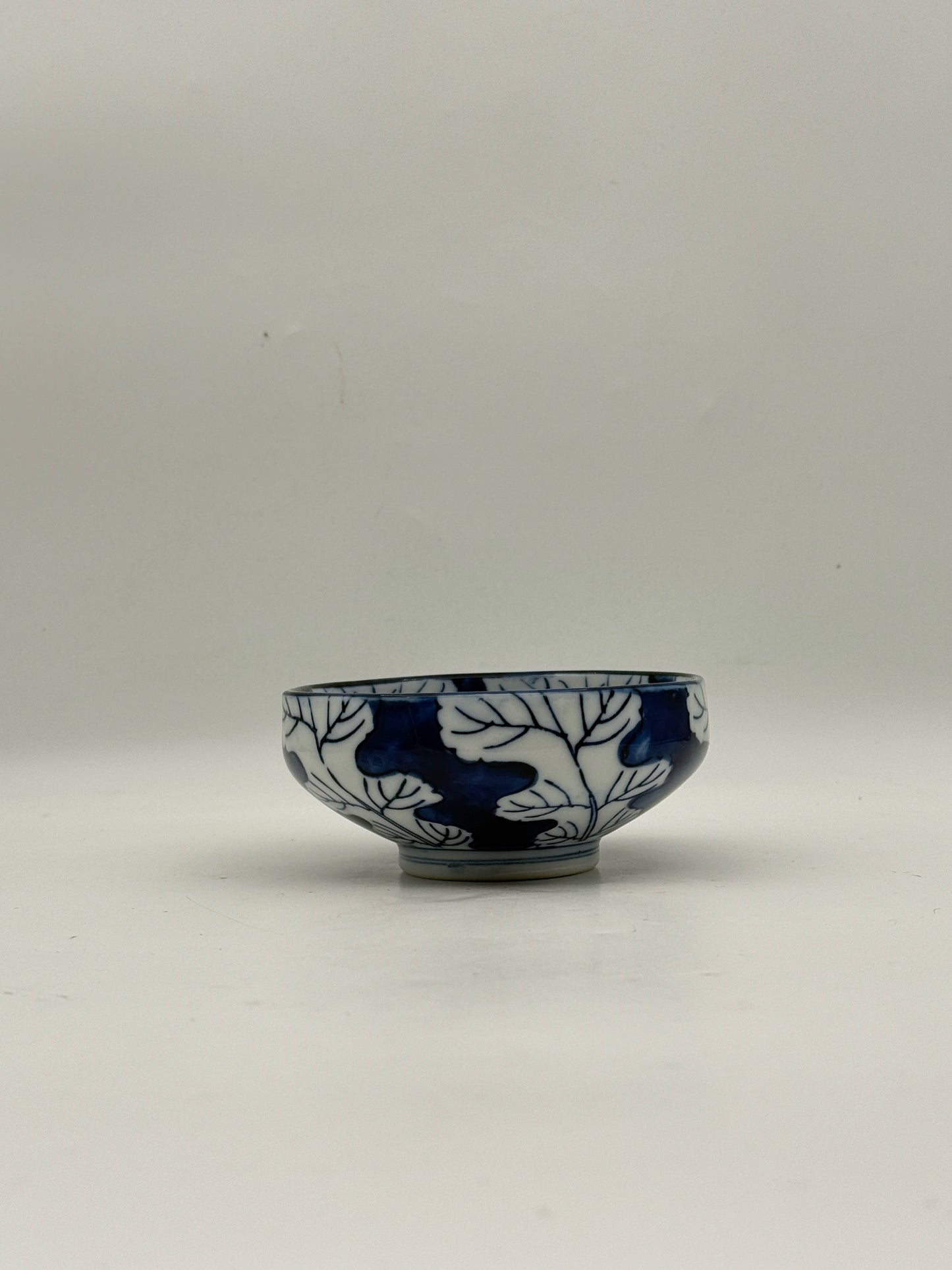 Japanese "White Radish" Pattern Serving Bowl Set