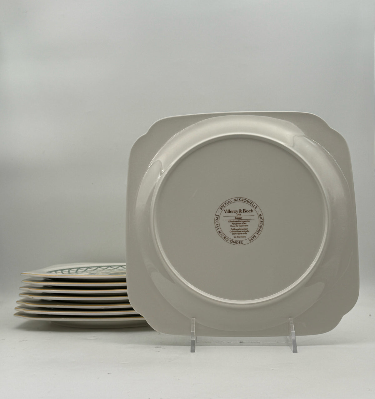 Villeroy and Boch Basket Dinnerware Set- 16 Plate Set