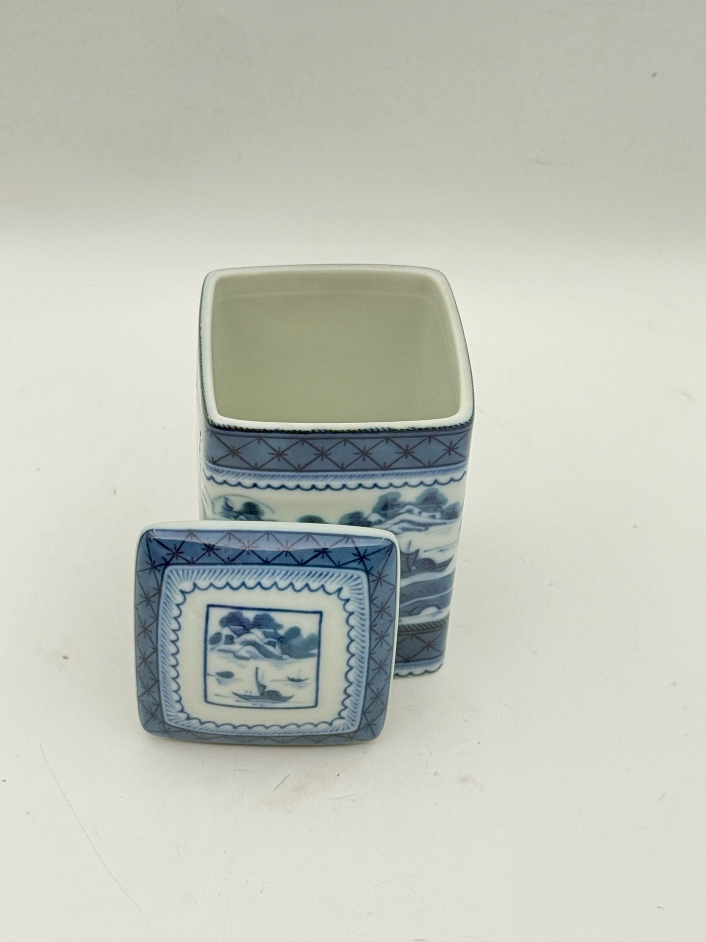 Mottahedeh Blue Canton Lidded Box