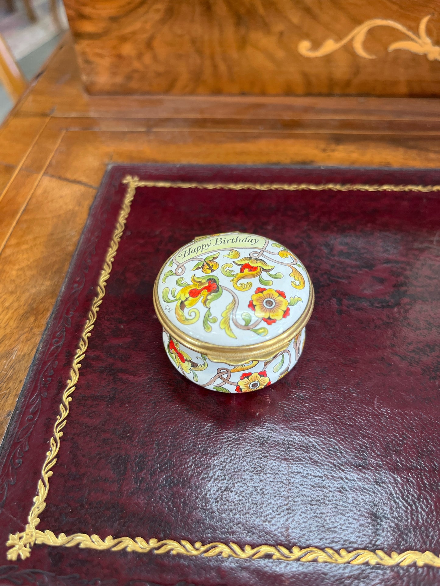 Boxed Hacyon Days Enamel Box