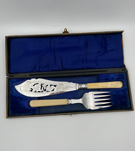 Boxed Silverplate Fish Serving Set – England