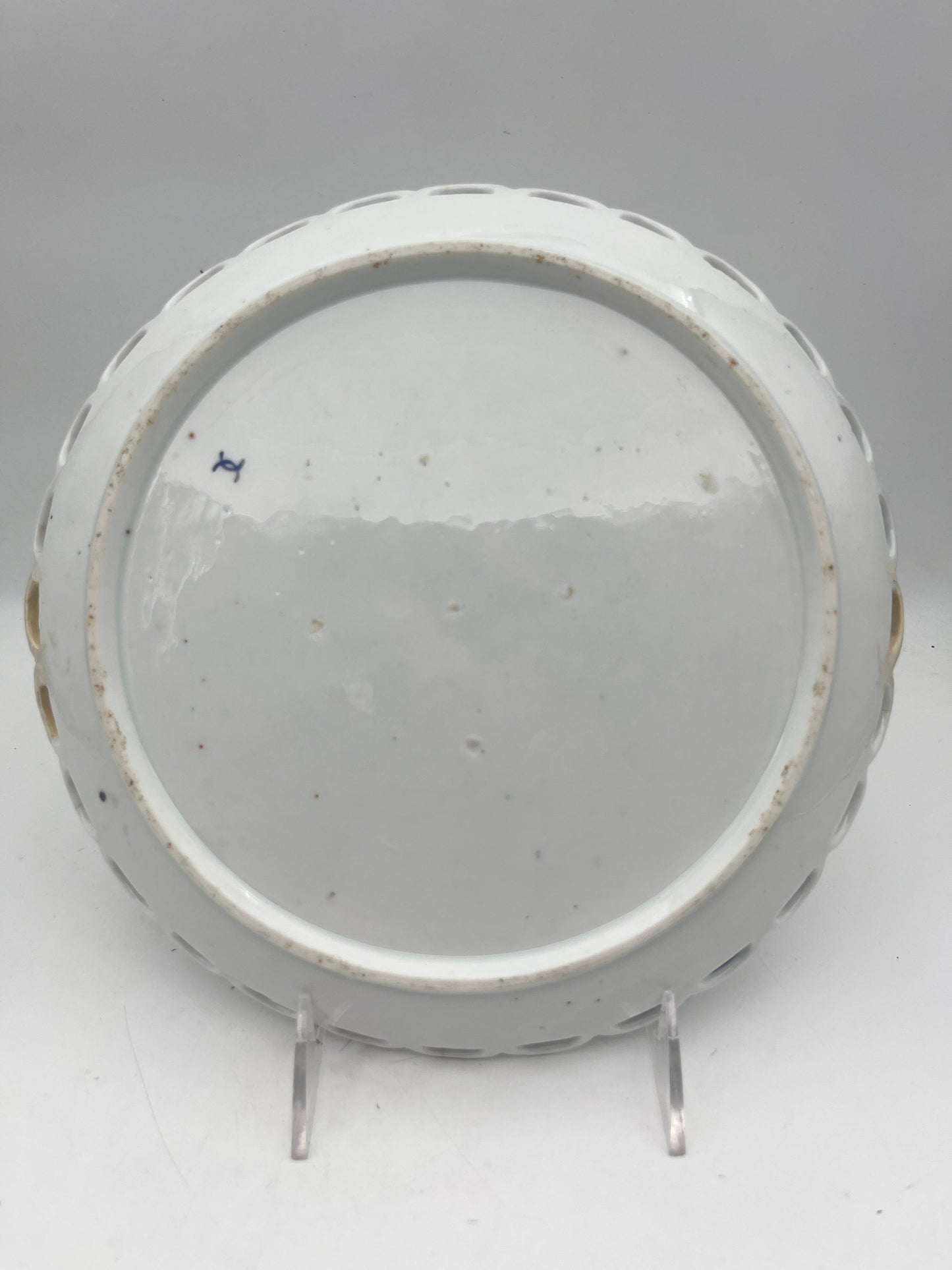 Niderville Scalloped  Bowl with underplate