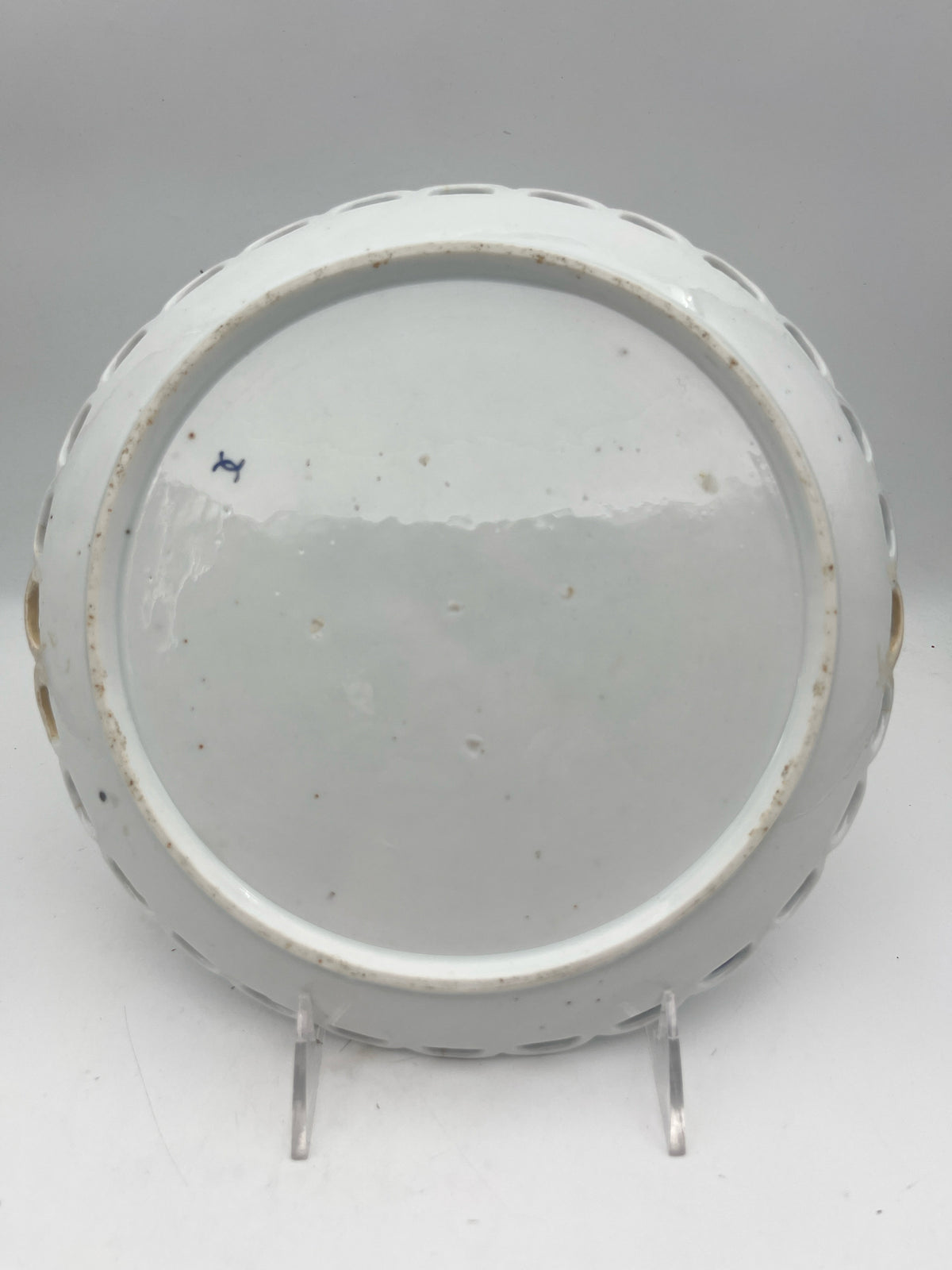 Niderville Scalloped  Bowls with Underplates