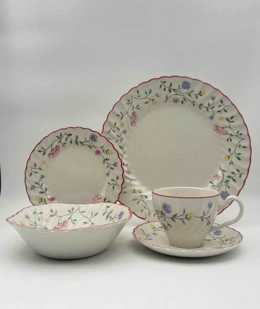 Johnson Bros "Summer Chintz" Dinnerware Service For 4- 20 Pieces