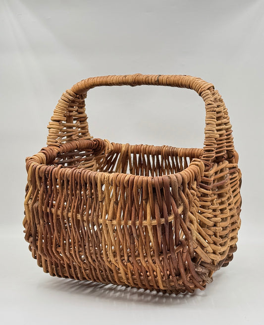 Large Woven Basket with Handle – Rustic Vintage Style