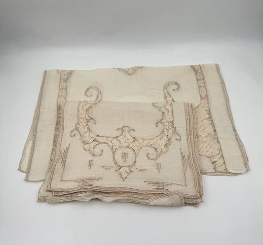Vintage White Linen And Lace Placemats And Tablerunner